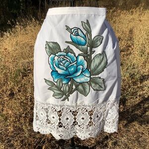 Blue Rose Embroidery Apron Octoberfest Costume Wedding Tea Party Christmas gift